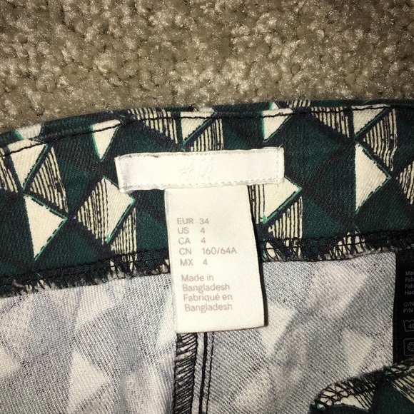 Size 4 H&M patterned pants - Picture 2 of 2